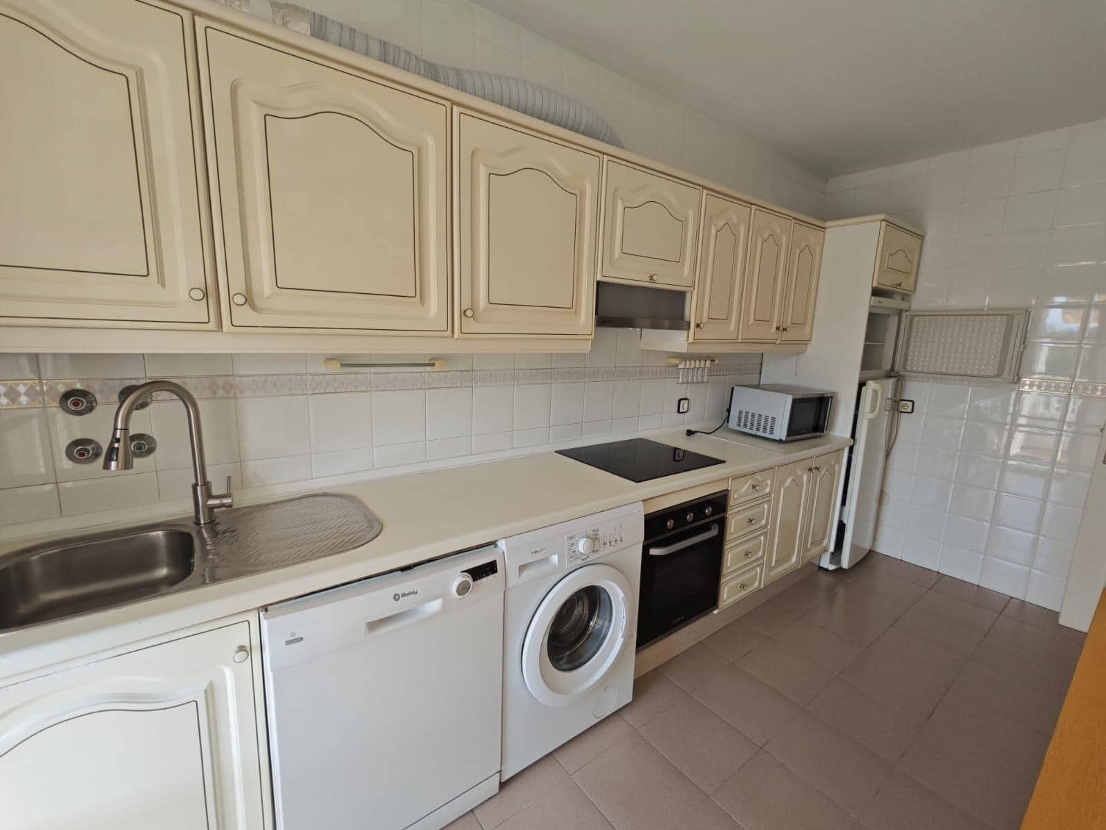 3 bedroom Apartment for rent in Velez-Malaga with garage - € 1,200 (Ref: 9945726)