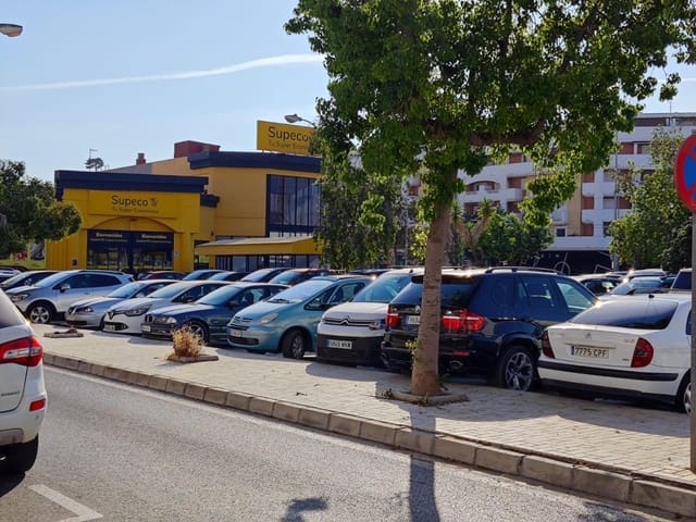 3 bedroom Apartment for rent in Vélez-Málaga with garage - € 1,200 (Ref: 9945726)