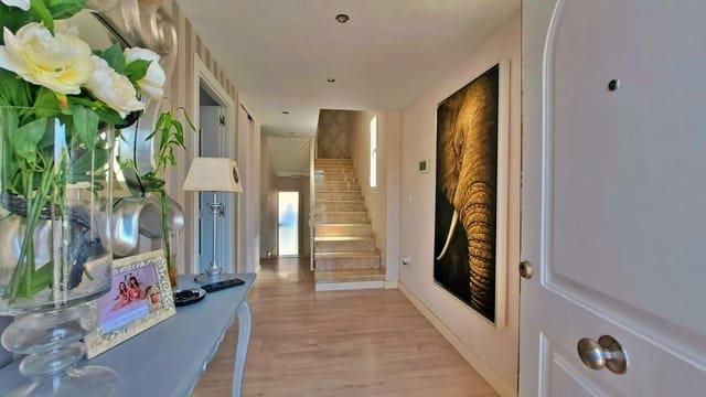 3 soveværelse Semi-Rækkehus til salg i El Limonar, Vélez-Málaga med swimmingpool - € 485.000 (Ref: 9990744)