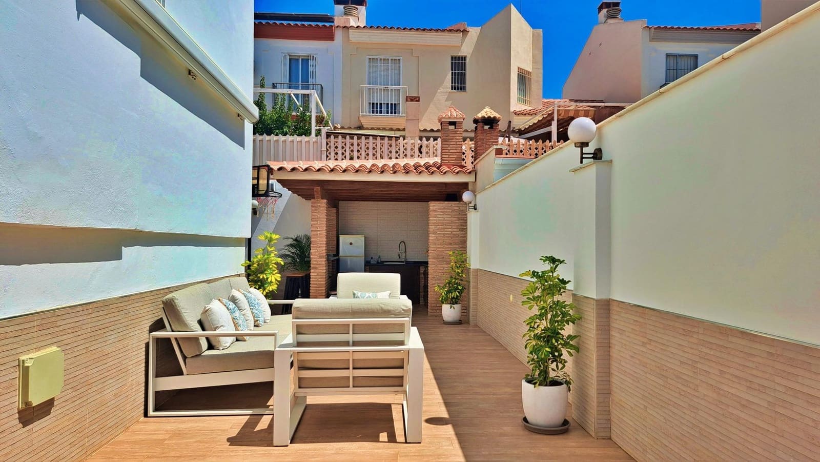 3 bedroom Semi-detached Villa for sale in El Limonar with pool - € 485,000 (Ref: 9990744)