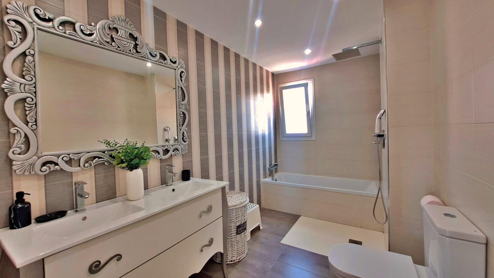 3 bedroom Semi-detached Villa for sale in El Limonar with pool - € 485,000 (Ref: 9990744)