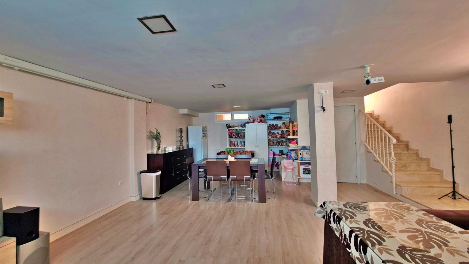 3 bedroom Semi-detached Villa for sale in El Limonar with pool - € 485,000 (Ref: 9990744)