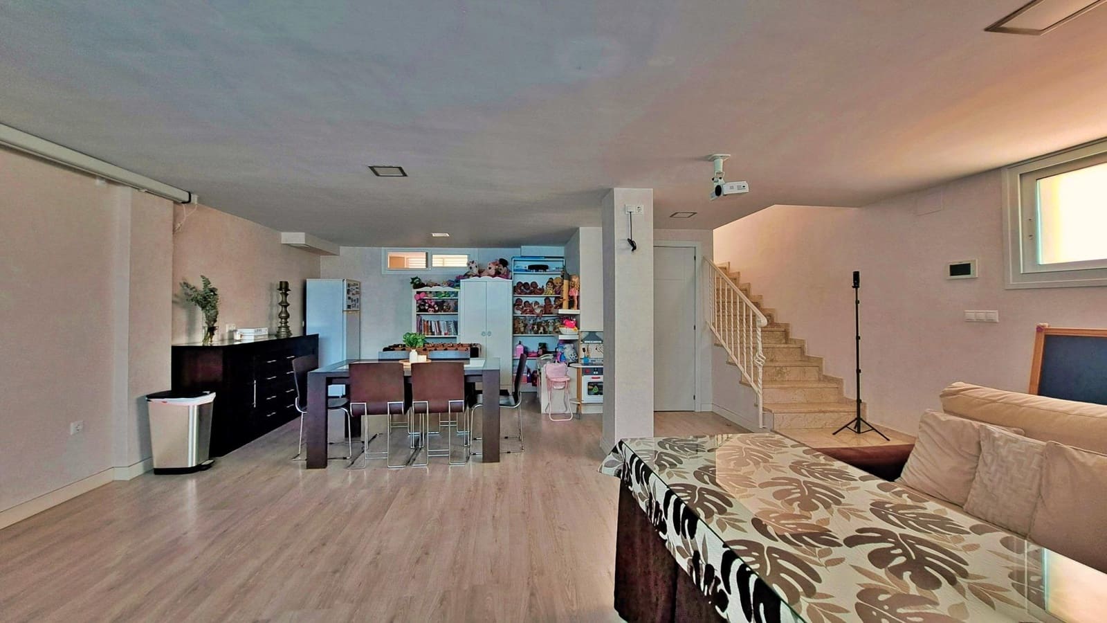 3 bedroom Semi-detached Villa for sale in El Limonar with pool - € 485,000 (Ref: 9990744)