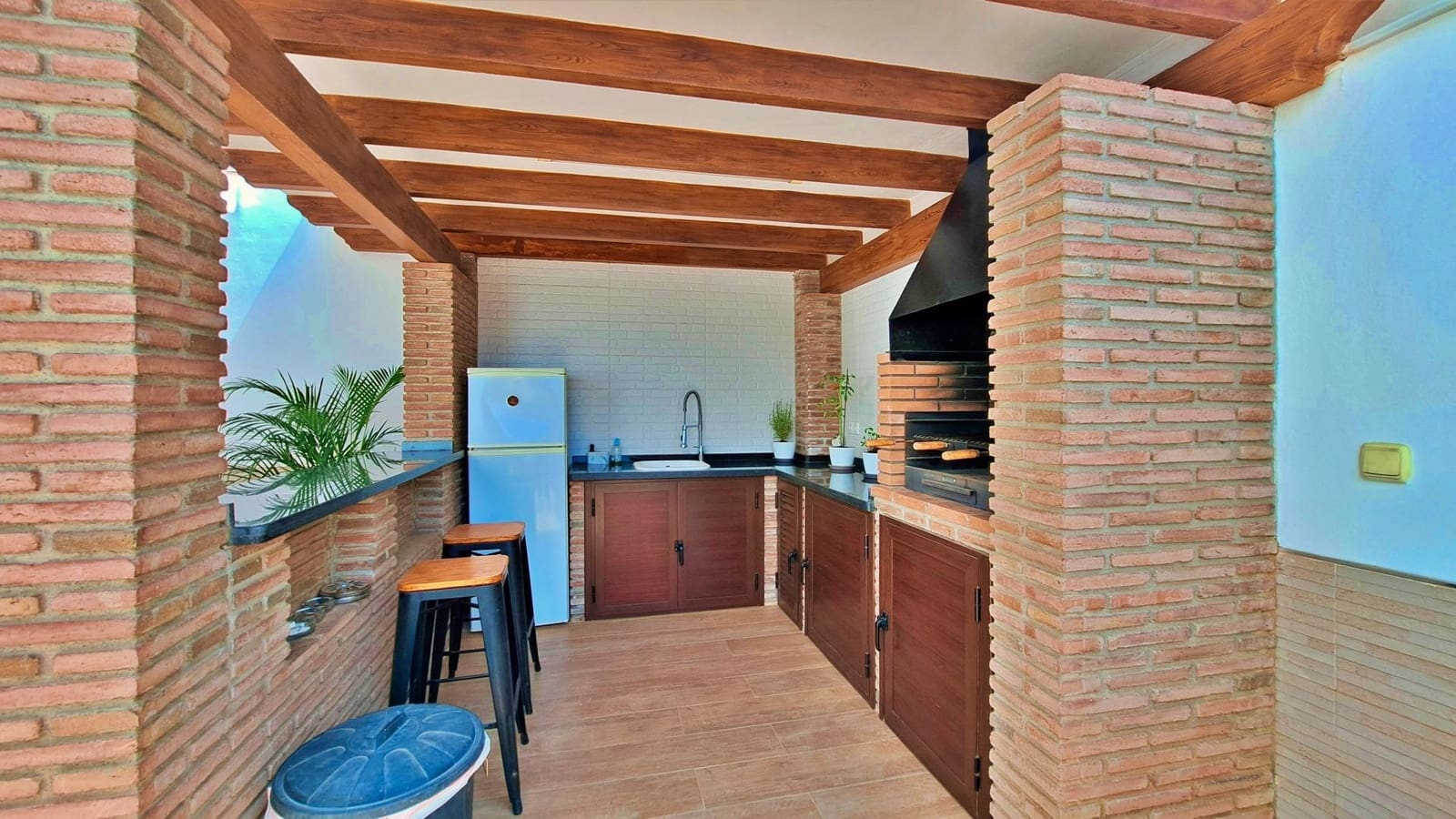3 bedroom Semi-detached Villa for sale in El Limonar with pool - € 485,000 (Ref: 9990744)