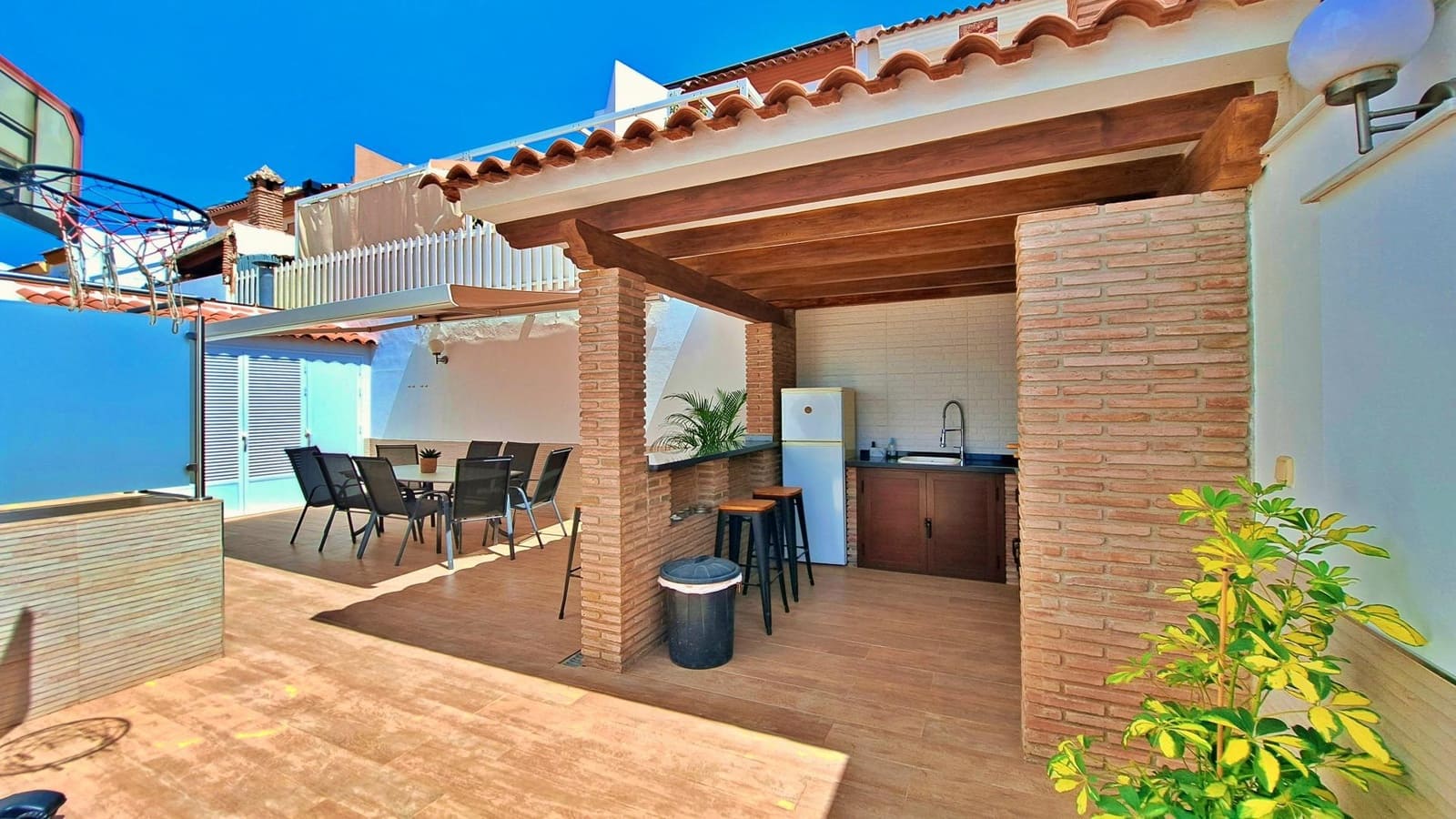3 bedroom Semi-detached Villa for sale in El Limonar with pool - € 485,000 (Ref: 9990744)