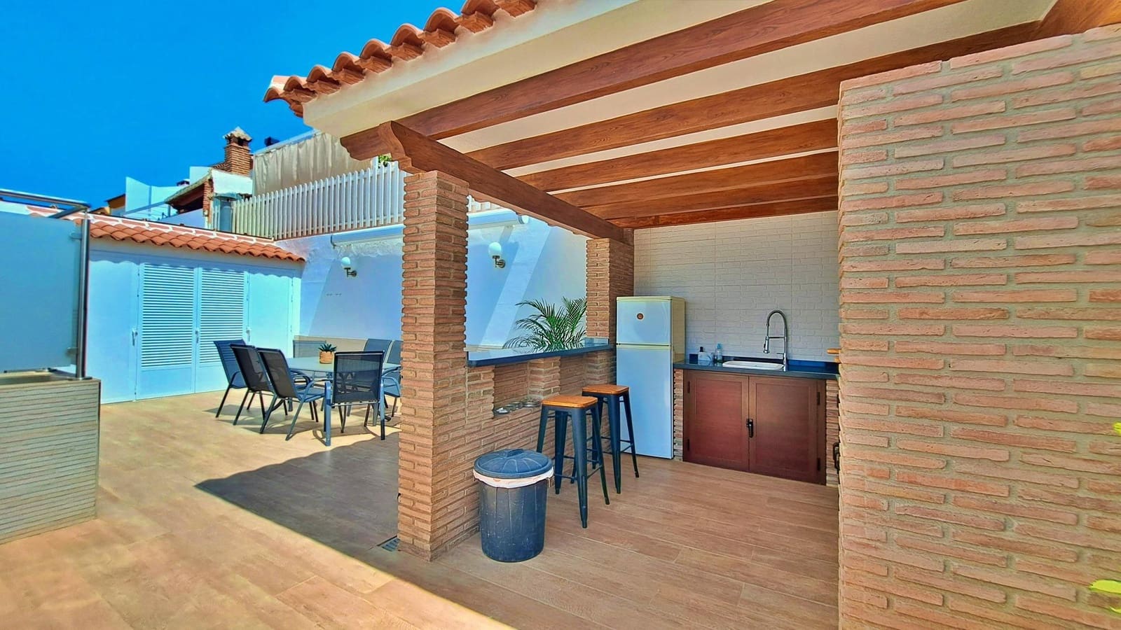 3 bedroom Semi-detached Villa for sale in El Limonar with pool - € 485,000 (Ref: 9990744)