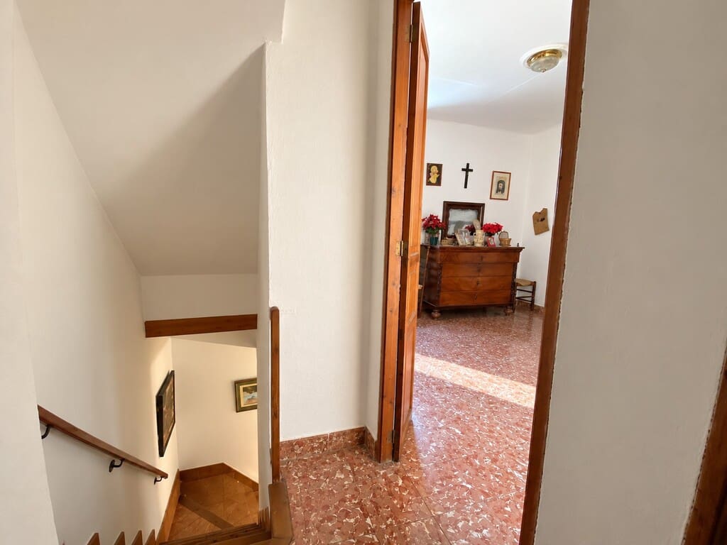 6 bedroom Townhouse for sale in Alcudia with garage - € 735,000 (Ref: 10176378)