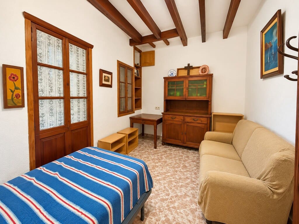 6 bedroom Townhouse for sale in Alcudia with garage - € 735,000 (Ref: 10176378)