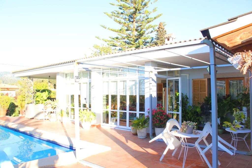 4 bedroom Villa for sale in Palmanyola with pool garage - € 1,200,000 (Ref: 8555127)