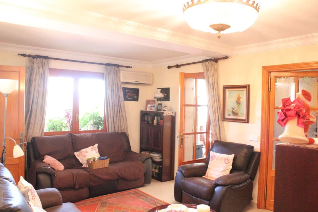 4 bedroom Villa for sale in Palmanyola with pool garage - € 1,200,000 (Ref: 8555127)