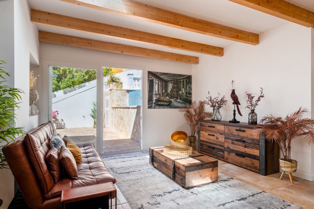 5 bedroom Villa for sale in Costa de la Calma with pool - € 1,650,000 (Ref: 9927984)