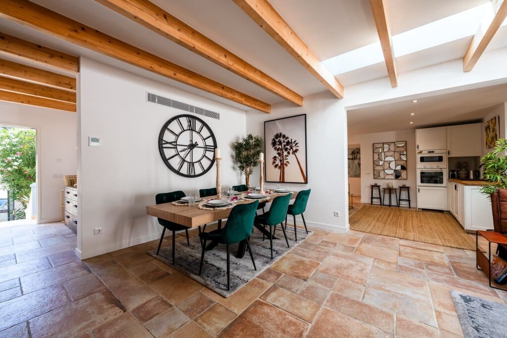 5 bedroom Villa for sale in Costa de la Calma with pool - € 1,650,000 (Ref: 9927984)
