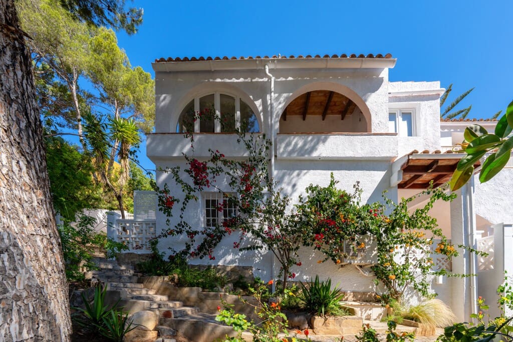 5 bedroom Villa for sale in Costa de la Calma with pool - € 1,650,000 (Ref: 9927984)