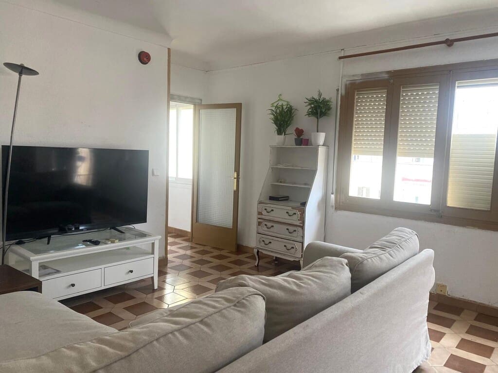 3 bedroom Apartment for sale in Palma de Mallorca - € 350,000 (Ref: 9927989)