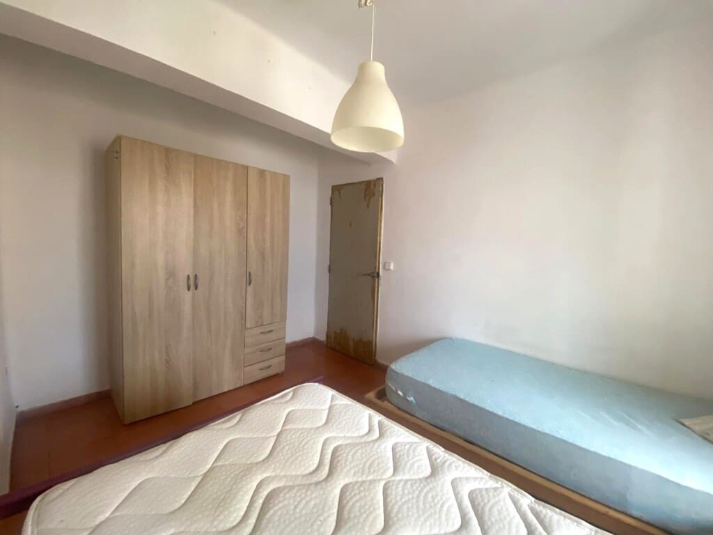 3 bedroom Apartment for sale in Palma de Mallorca - € 350,000 (Ref: 9927989)