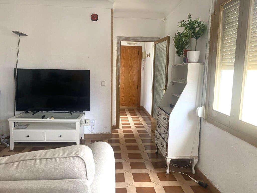 3 bedroom Apartment for sale in Palma de Mallorca - € 350,000 (Ref: 9927989)
