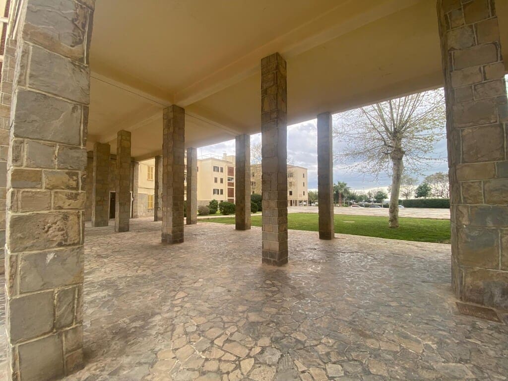 3 bedroom Apartment for sale in Palma de Mallorca - € 350,000 (Ref: 9927989)