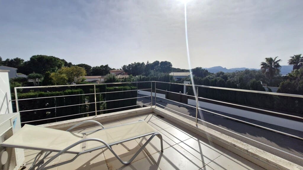 4 bedroom Villa for rent in Alcudia with pool garage - € 3,000 (Ref: 9927990)