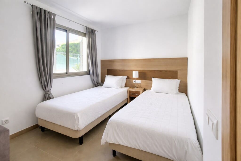 4 bedroom Villa for rent in Alcudia with pool garage - € 3,000 (Ref: 9927990)