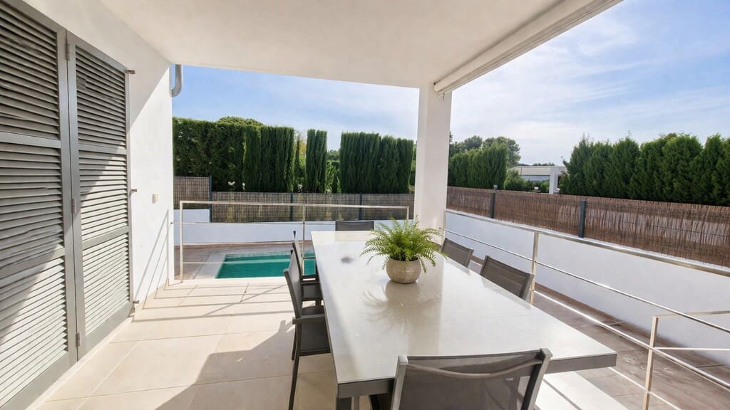 4 bedroom Villa for rent in Alcudia with pool garage - € 3,000 (Ref: 9927990)