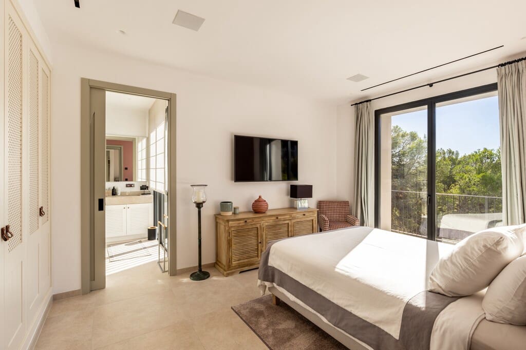3 bedroom Villa for sale in Costa d'en Blanes with pool - € 3,750,000 (Ref: 9927992)