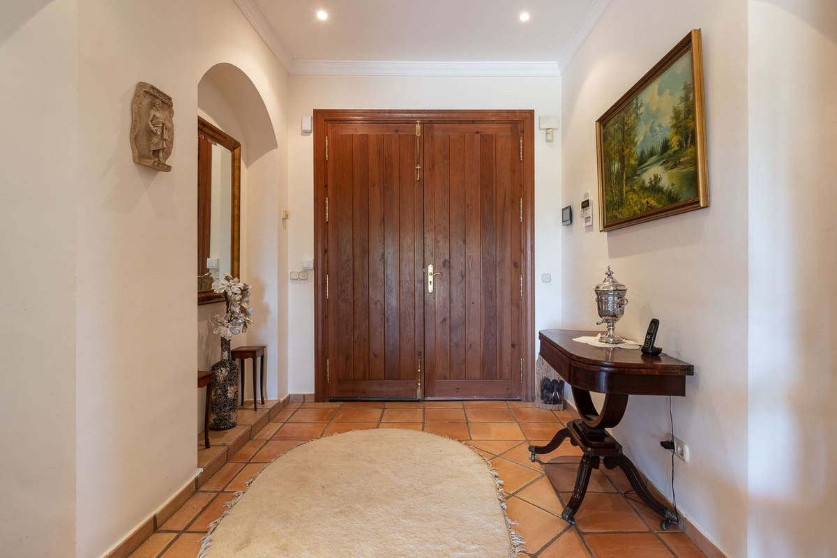 5 soveværelse Villa til salg i Elviria med swimmingpool garage - € 2.068.000 (Ref: 10000480)