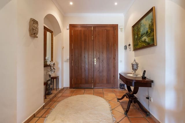 5 soveværelse Villa til salg i Elviria, Marbella med swimmingpool garage - € 2.068.000 (Ref: 10000480)
