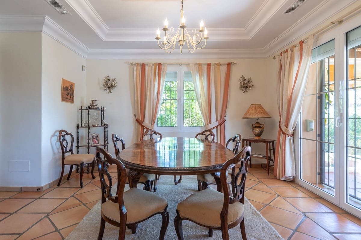 5 soveværelse Villa til salg i Elviria med swimmingpool garage - € 2.068.000 (Ref: 10000480)