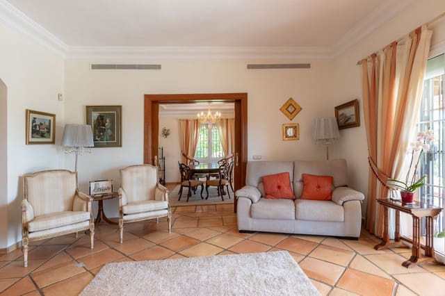 5 soveværelse Villa til salg i Elviria, Marbella med swimmingpool garage - € 2.068.000 (Ref: 10000480)