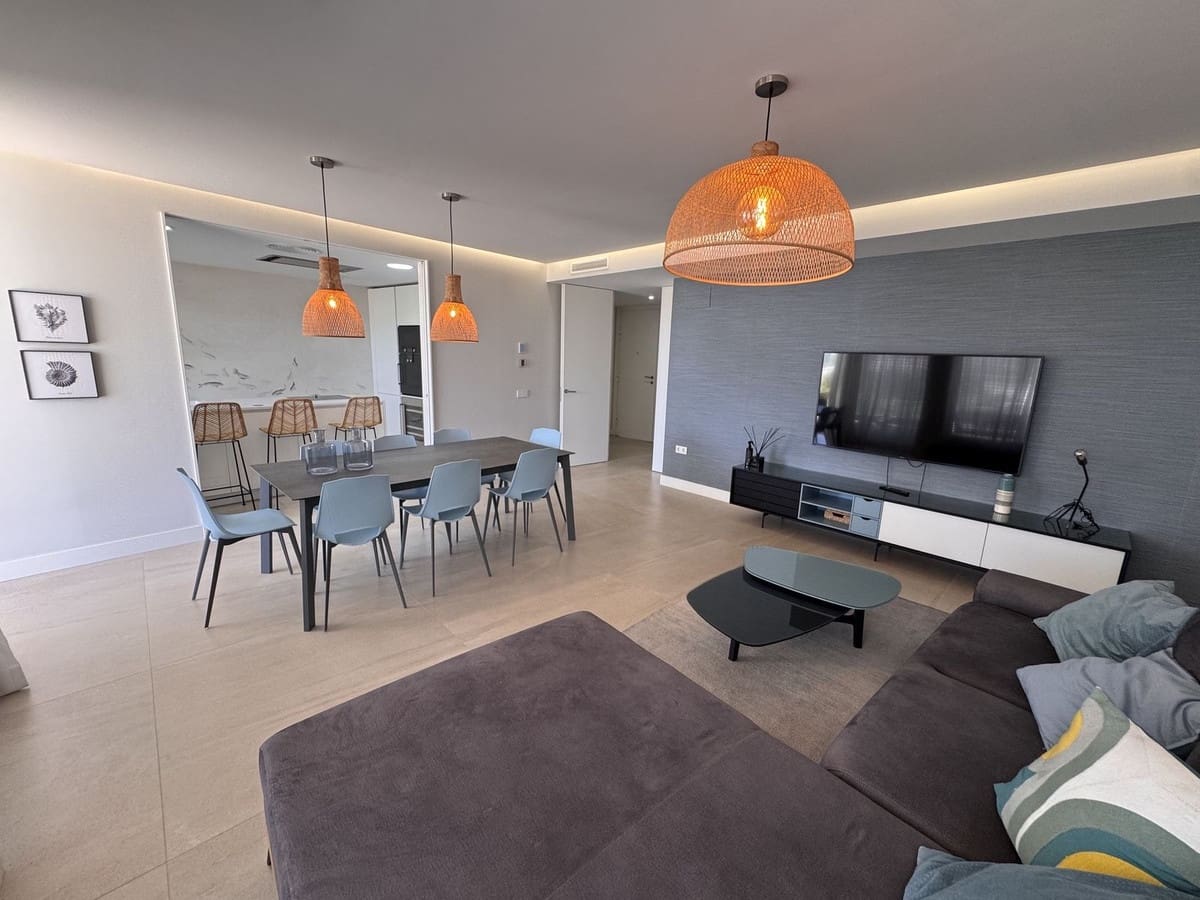 2 bedroom Beach Apartment for sale in Estepona - € 898,000 (Ref: 10039219)