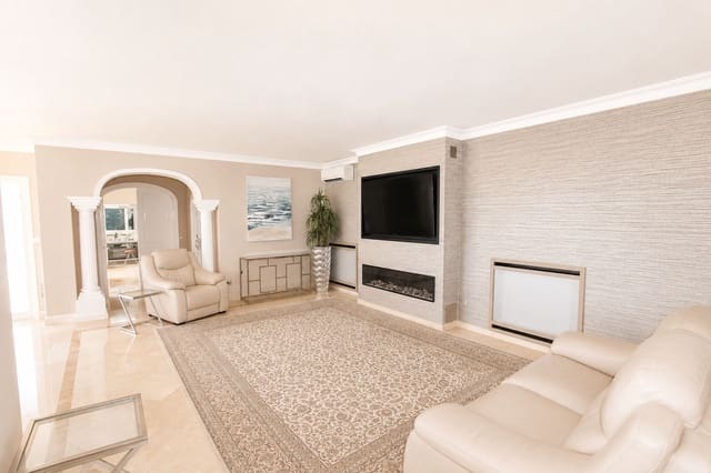 4 makuuhuone Huvila myytävänä paikassa Elviria, Marbella mukana uima-altaan 
autotalli - 1 500 000 € (Ref: 10044255)