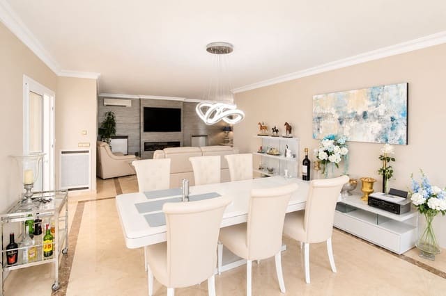 4 makuuhuone Huvila myytävänä paikassa Elviria, Marbella mukana uima-altaan 
autotalli - 1 500 000 € (Ref: 10044255)