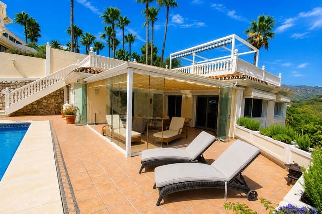4 makuuhuone Huvila myytävänä paikassa Elviria, Marbella mukana uima-altaan 
autotalli - 1 500 000 € (Ref: 10044255)