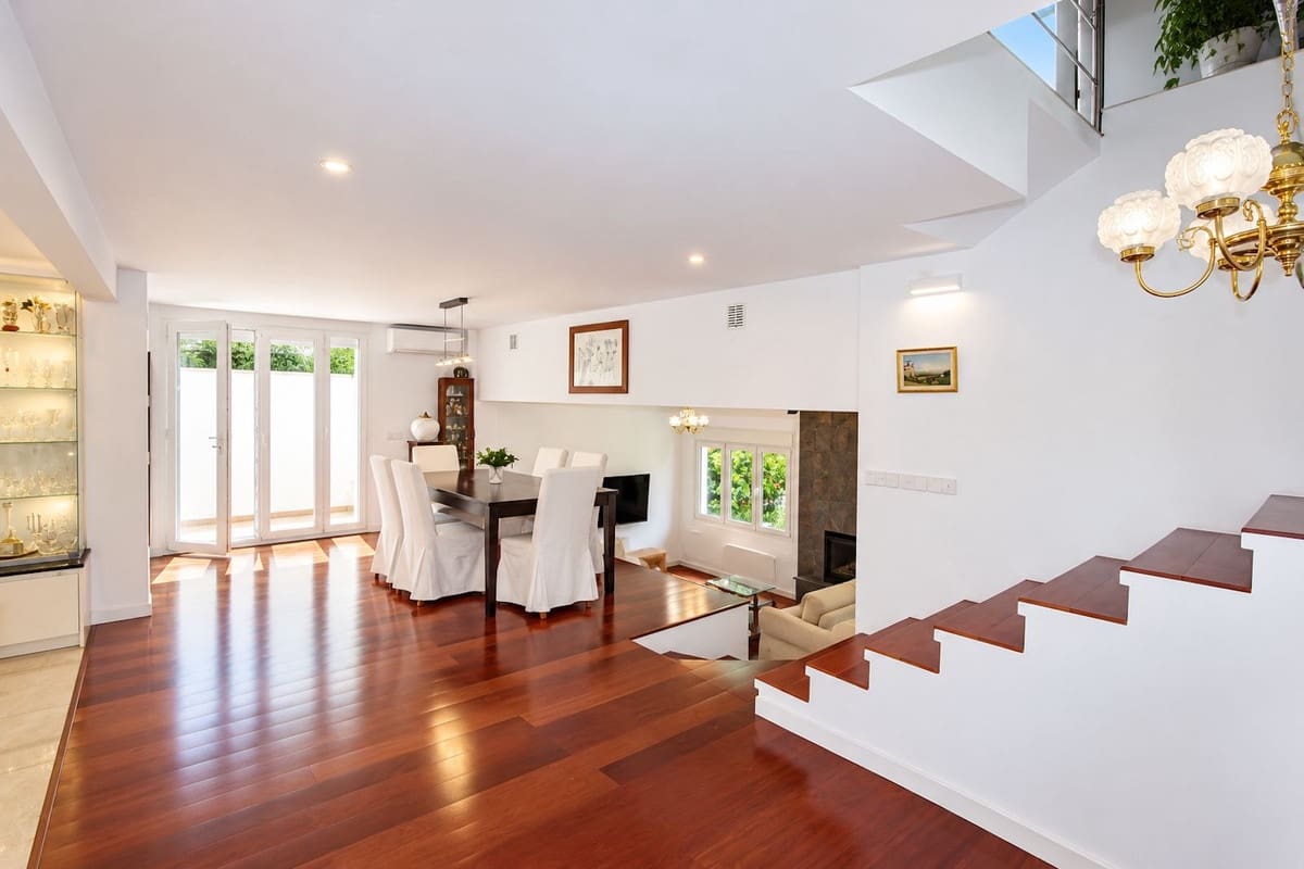 3 slaapkamer Villa te koop in El Rosario met zwembad garage - € 1.200.000 (Ref: 10050361)