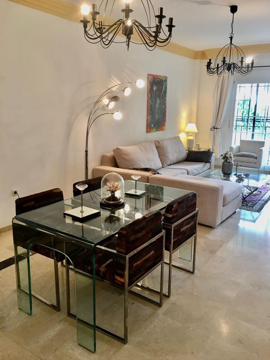3 chambre Appartement à vendre à Nueva Andalucia avec piscine garage - 575 000 € (Ref: 10113448)