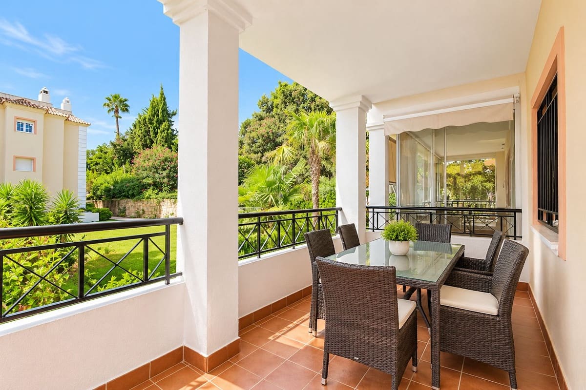3 bedroom Apartment for sale in Nueva Andalucia with pool garage - € 575,000 (Ref: 10113448)