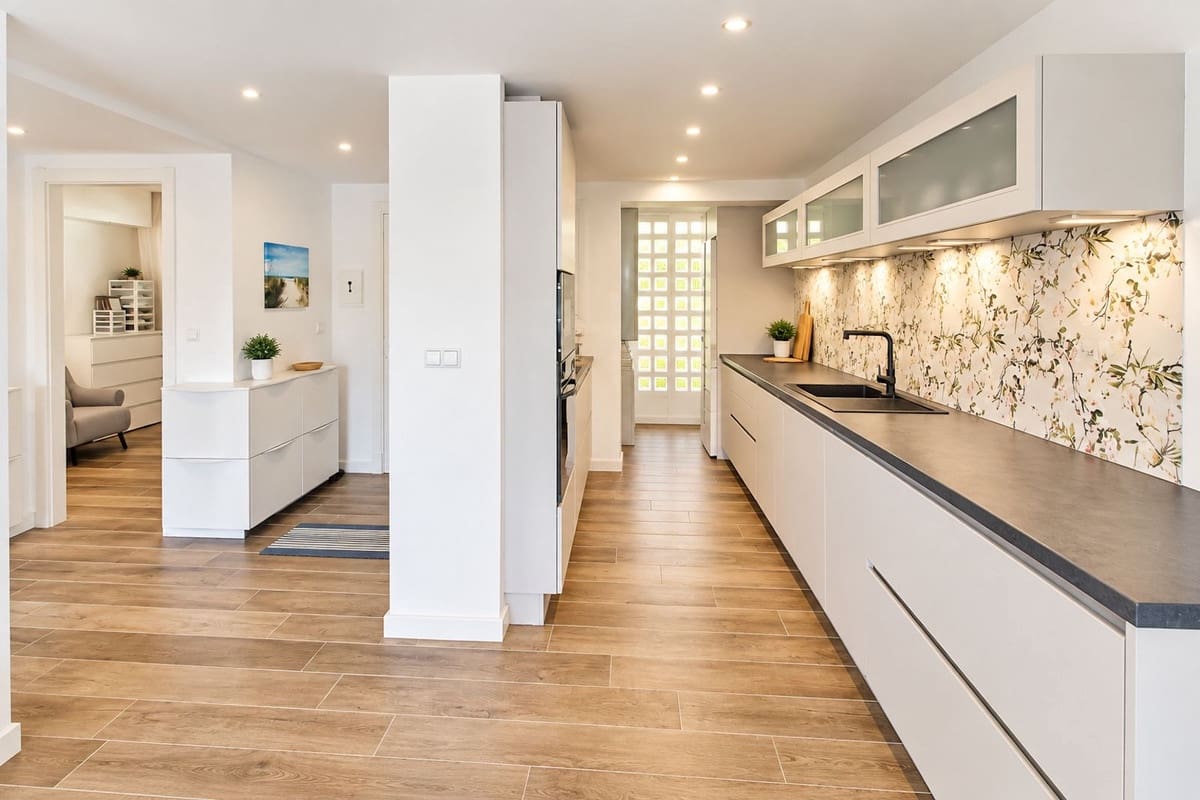 Apartamento de 2 habitaciones en Cabopino en venta con piscina garaje - 489.000 € (Ref: 10118219)
