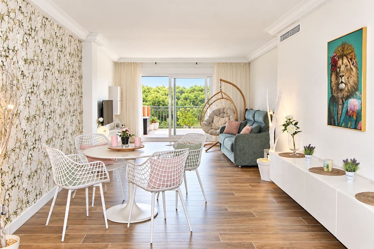 Apartamento de 2 habitaciones en Cabopino en venta con piscina garaje - 489.000 € (Ref: 10118219)