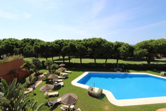 Apartamento de 2 habitaciones en Cabopino, Marbella en venta con piscina garaje - 489.000 € (Ref: 10118219)