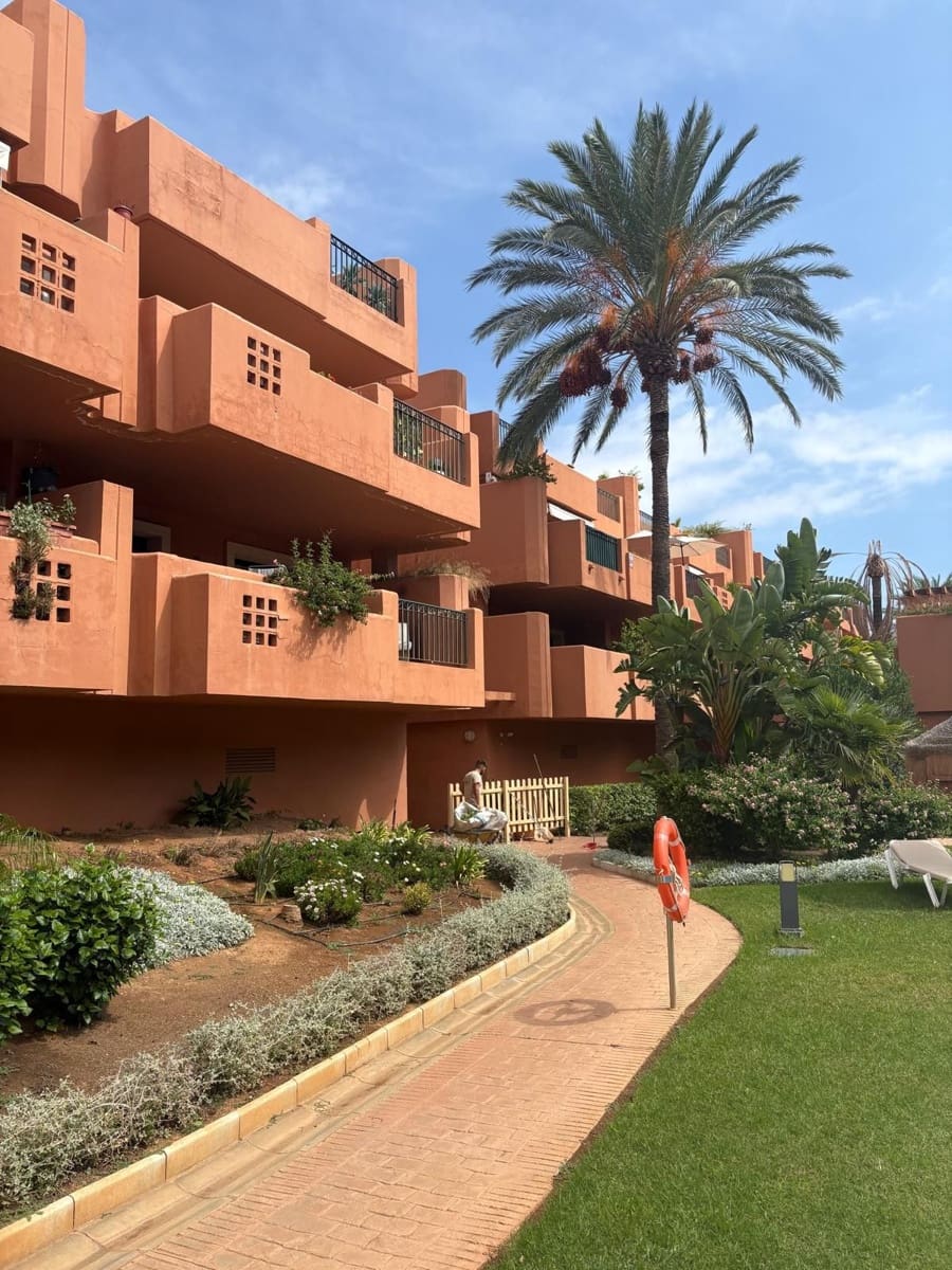 Apartamento de 2 habitaciones en Cabopino en venta con piscina garaje - 489.000 € (Ref: 10118219)