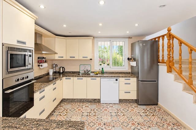 3 Zimmer Villa zu verkaufen in El Rosario, Marbella mit Pool Garage - 850.000 € (Ref: 10158394)