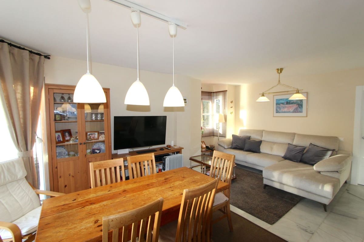 2 sypialnia Dom na sprzedaż w Calahonda z basenem garażem - 375 000 € (Ref: 7873317)