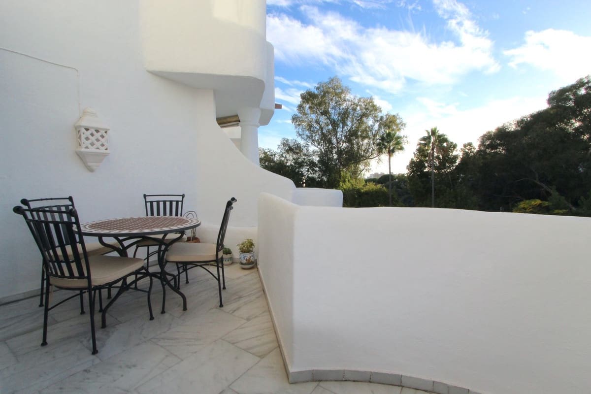 2 sypialnia Dom na sprzedaż w Calahonda z basenem garażem - 375 000 € (Ref: 7873317)