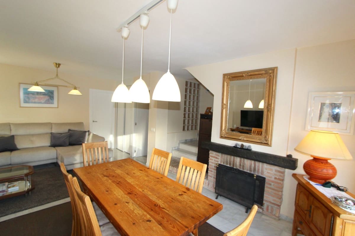 2 sypialnia Dom na sprzedaż w Calahonda z basenem garażem - 375 000 € (Ref: 7873317)