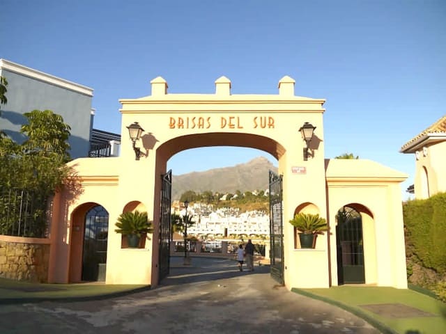 4 camera da letto Villetta Bifamiliare in vendita in Nueva Andalucia, Marbella con piscina garage - 950.000 € (Rif: 7938414)