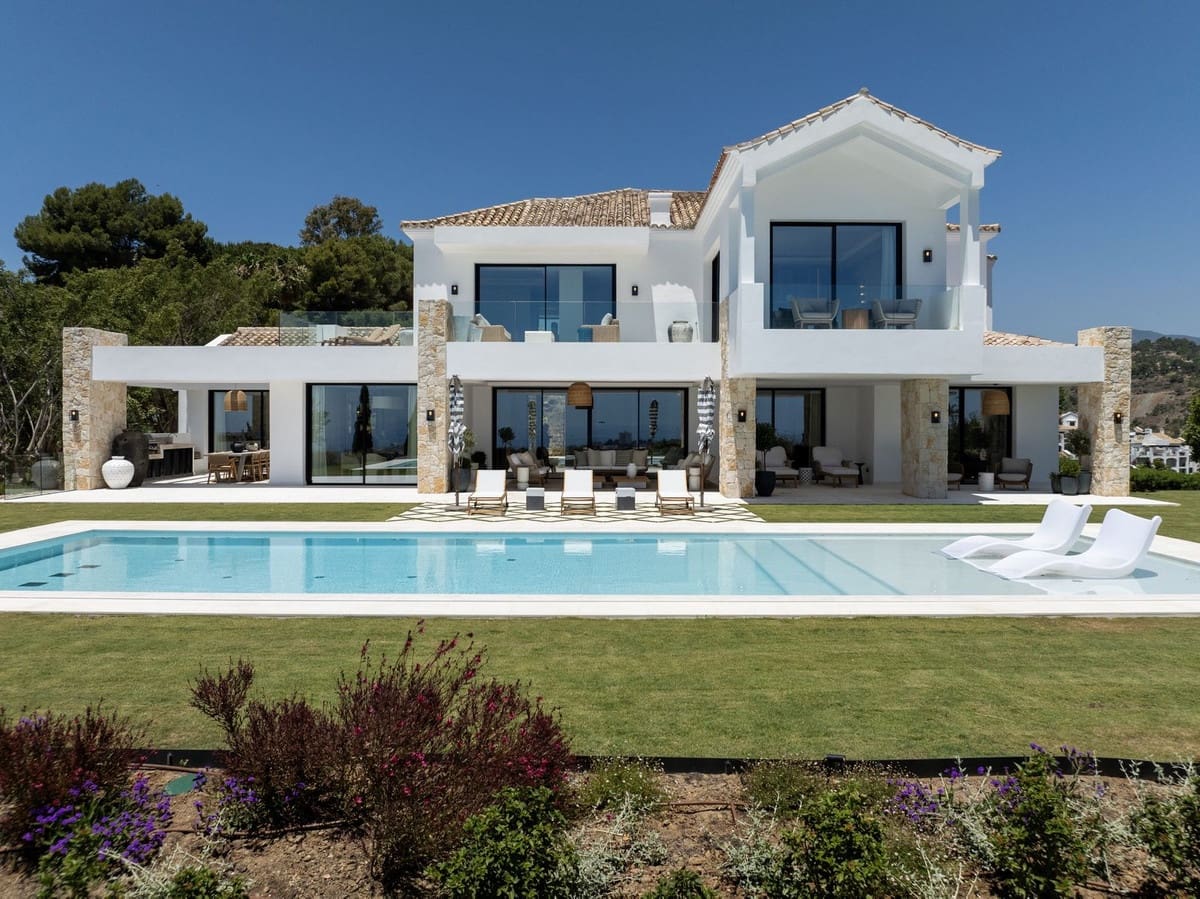 8 bedroom Villa for sale in Benahavis with pool garage - € 9,980,000 (Ref: 8379509)
