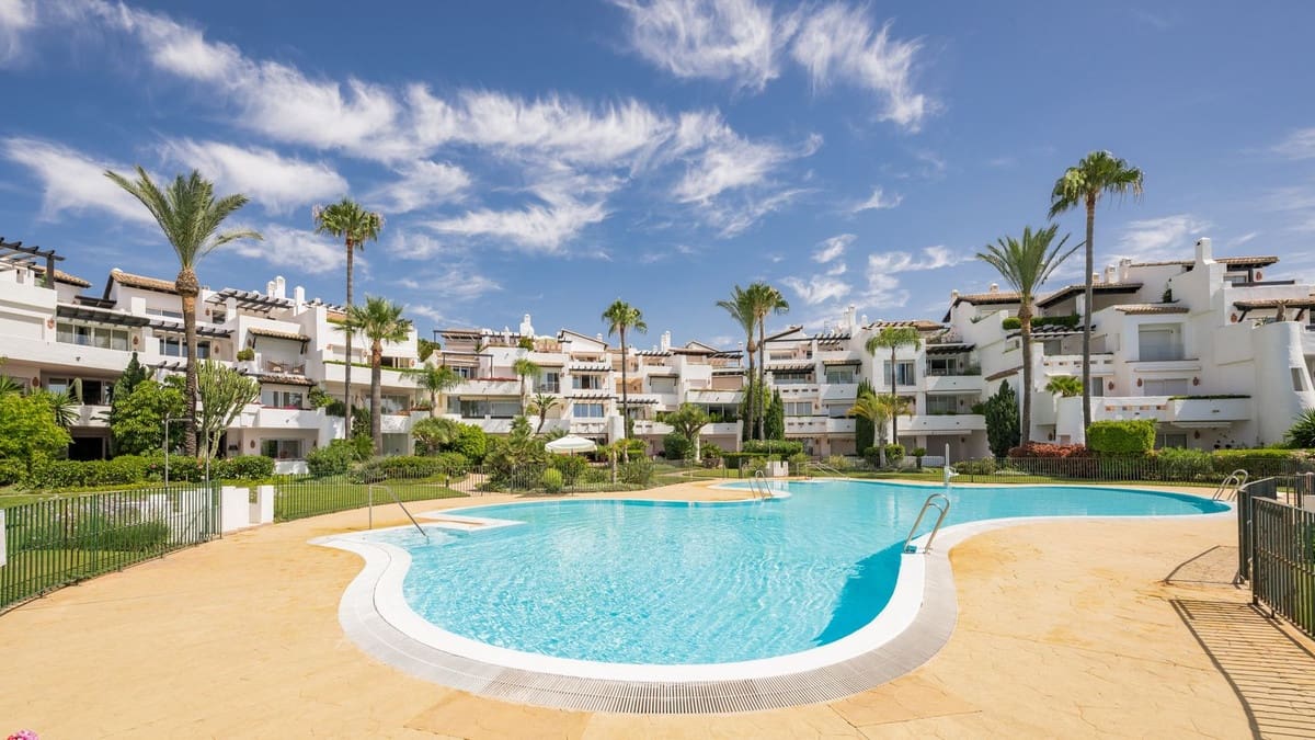 3 soveværelse Lejlighed til salg i Costalita med swimmingpool garage - € 1.695.000 (Ref: 8511137)
