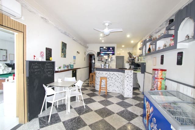 Commercial for sale in Marbesa, Marbella with pool garage - € 231,550 (Ref: 8537561)