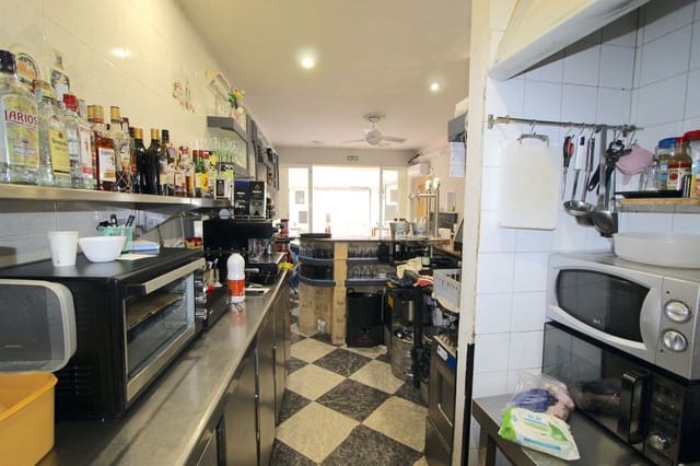 Erhverv til salg i Marbesa, Marbella med swimmingpool garage - € 220.000 (Ref: 8537561)