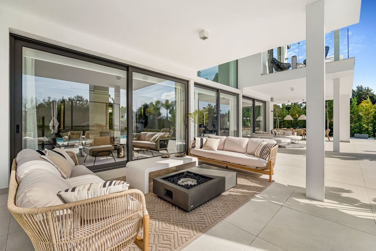 6 bedroom Villa for sale in Golden Mile with pool garage - € 5,495,000 (Ref: 8774103)